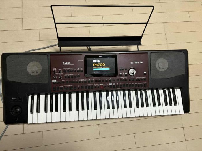 Korg Pa700 Professional Arranger Keyboard 61 Key Synthesizer Workstation Touch