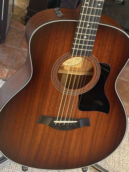 Taylor 326 ce Baritone - 8,  Special Edition - Mint Condition!