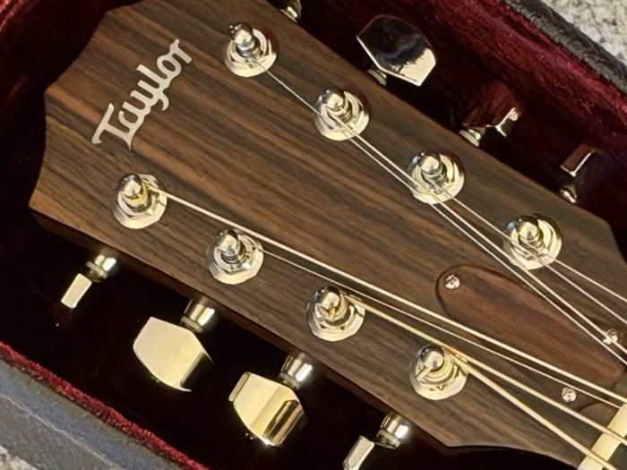 Taylor 326 ce Baritone - 8,  Special Edition - Mint Condition!