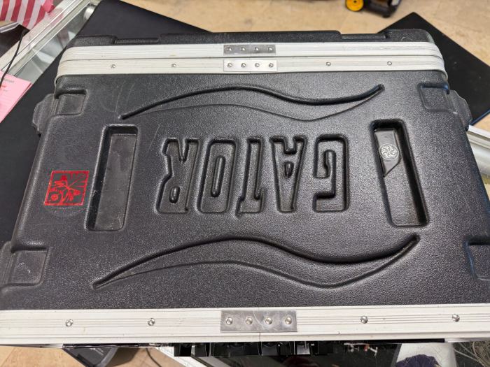 Darkglass Microtubes 900 Bass Amplifier Head 900W with Gator Rack Case