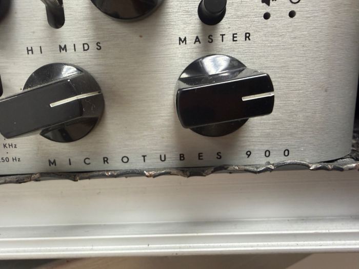 Darkglass Microtubes 900 Bass Amplifier Head 900W with Gator Rack Case