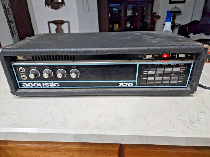 Vintage Acoustic 370 Bass Amplifier Head. Works. Missing equalizer knob.