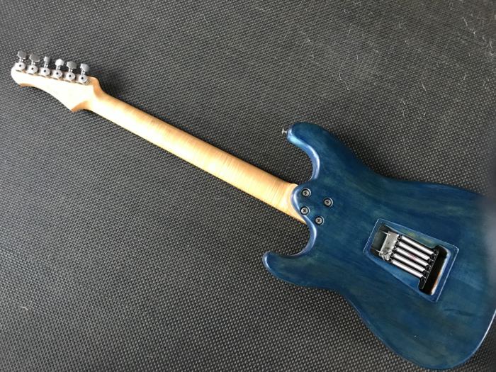 McNaught G-4 Tradition 2007 Handmade Boutique Strat - Nitro blue transparent