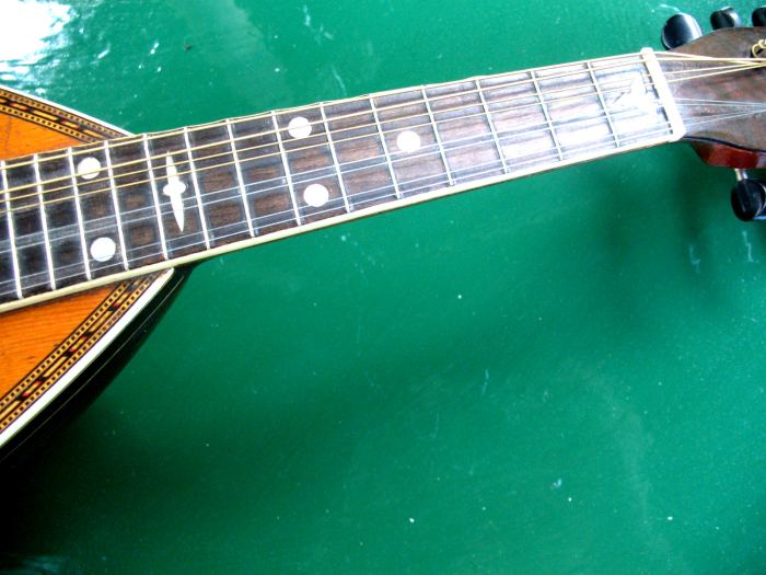 19th CENTURY ITALIAN MANDOLIN DOME BACK 6 STRINGS NACRE INLAYS SIGNED CAPOZZI