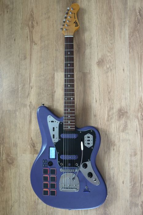 2021 Jaguar by LuK Guitars with build-in AKAI MPX8, handmade in Germany