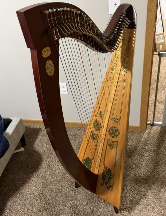 Lyon & Healy Folk Harp Model 2133