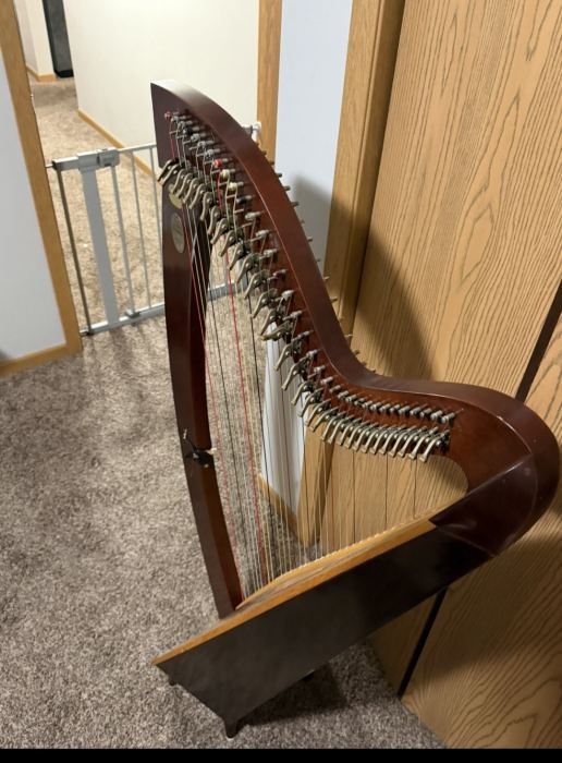 Lyon & Healy Folk Harp Model 2133