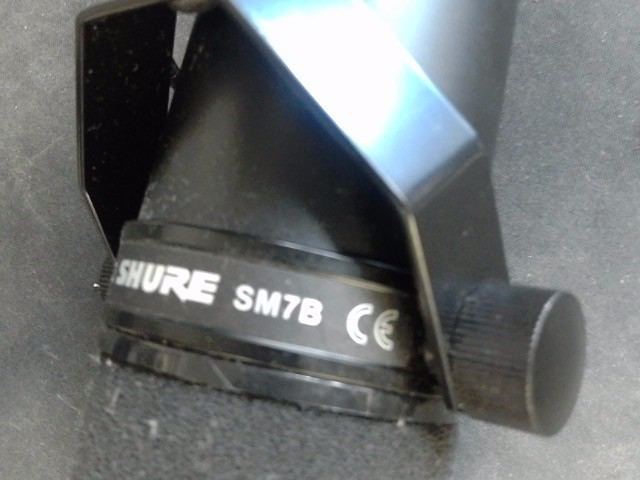SHURE SM7B (EZ2006679)
