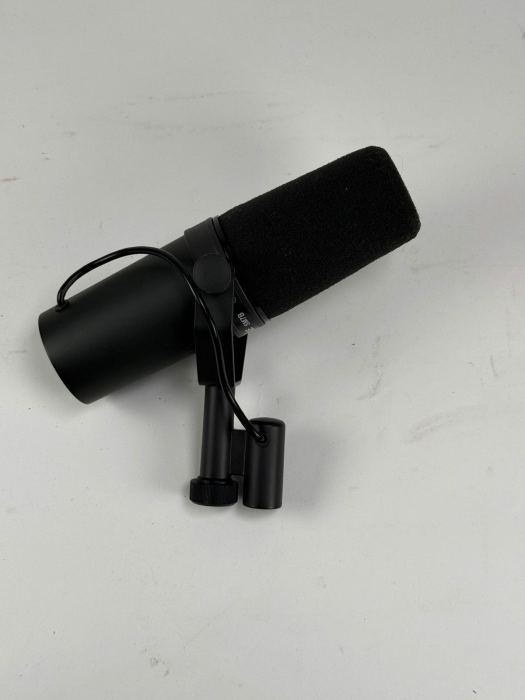 Shure SM7B Cardioid Dynamic Vocal Microphone