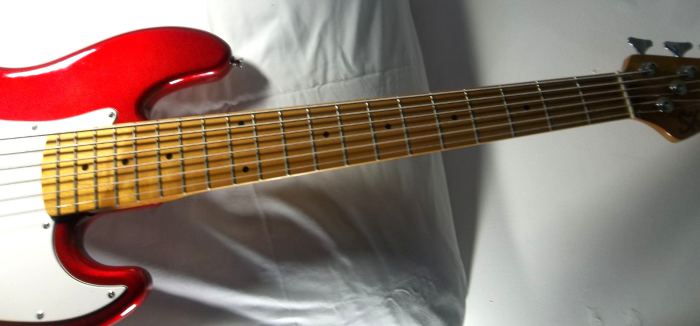 SX 6 String Electric Bass Guitar Red/White 47” J-Style with Gig Bag – Used