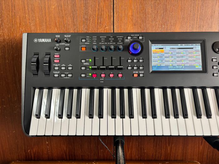 Yamaha MODX6 61 Semi Weighted Key Synthesizer w/ power supply