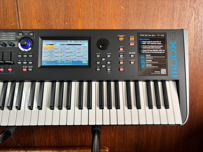 Yamaha MODX6 61 Semi Weighted Key Synthesizer w/ power supply
