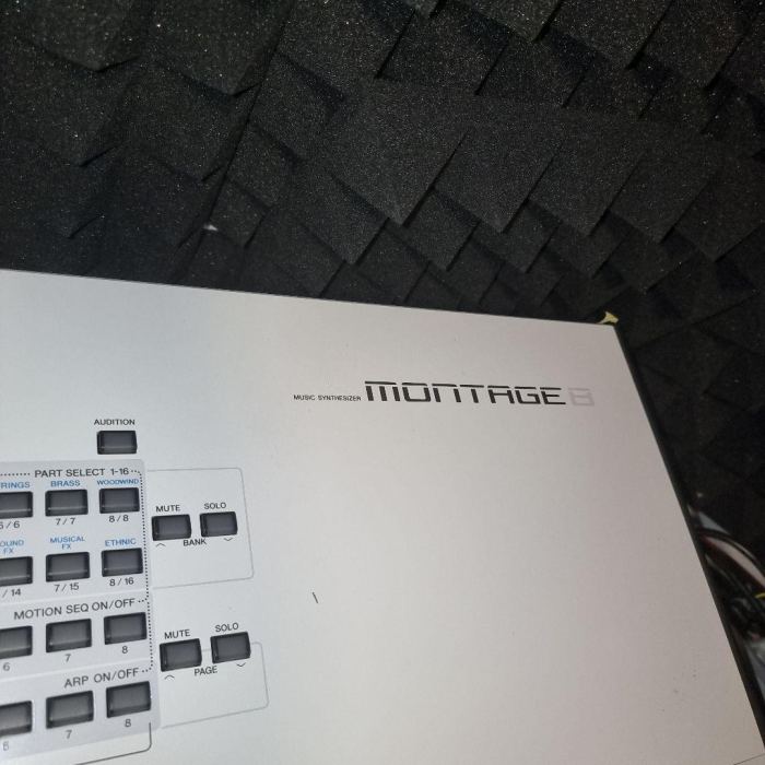 YAMAHA MONTAGE 8 88-Key Flagship Synthesizer FM AWM2 Motion Control #981
