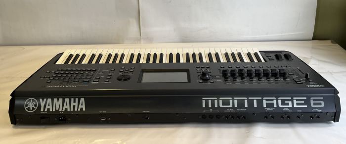 YAMAHA MONTAGE 6 61-KEY SYNTHESIZER WORKSTATION KEYBOARD BLACK