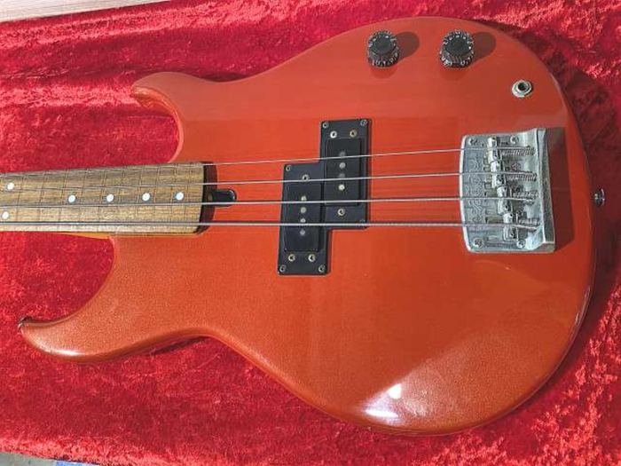 Yamaha BBVIS Fretless Electric Bass Guitar Fine Red USED