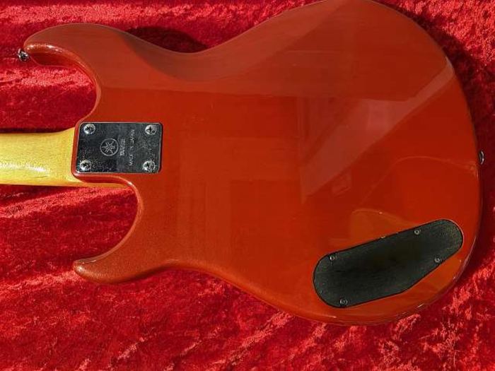 Yamaha BBVIS Fretless Electric Bass Guitar Fine Red USED