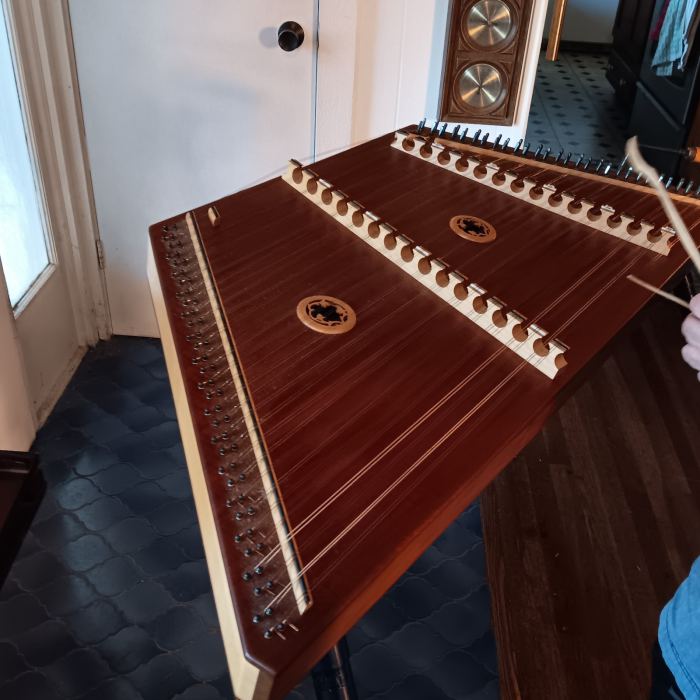 Hammered Dulcimer Folk Instrument, Dusty Strings , D 45