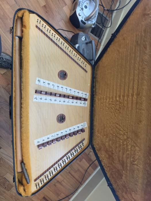 Dusty Strings hammered dulcimer Natural Wood Finish w/ Hard Case & Tuning Wrench