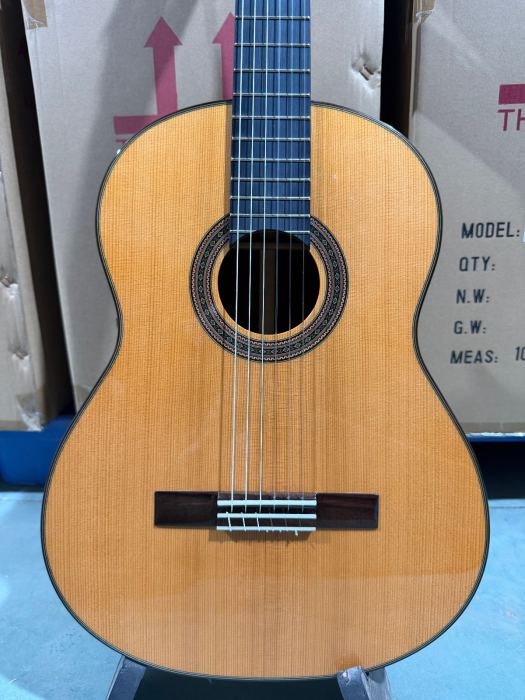 [Video] Luthier Made Solid Cedar Top With Rosewood Body Spanish Classical Guitar