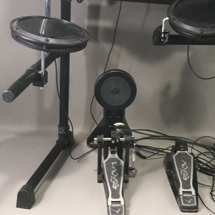 7 Piece Electronic Drum Kit Model E-ED001 2010 Black Cymbals Drums Pedals + Rack