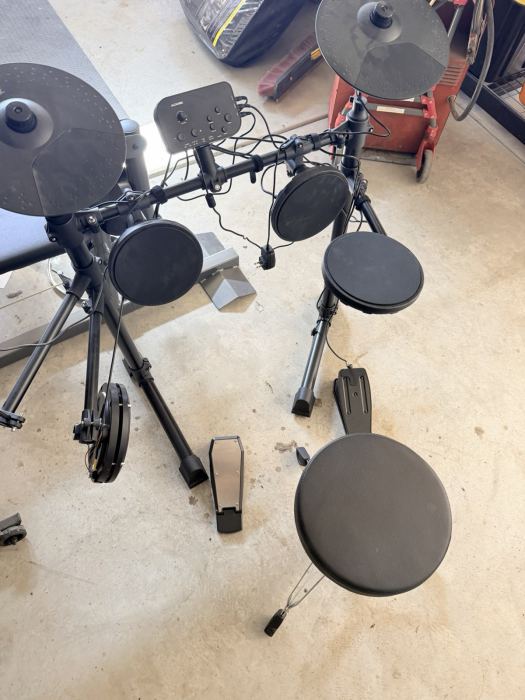 AODSK Electronic Drum Kit with Drum Pads, Cymbal Pads, Throne, Pedals