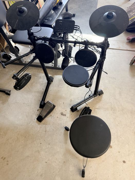 AODSK Electronic Drum Kit with Drum Pads, Cymbal Pads, Throne, Pedals