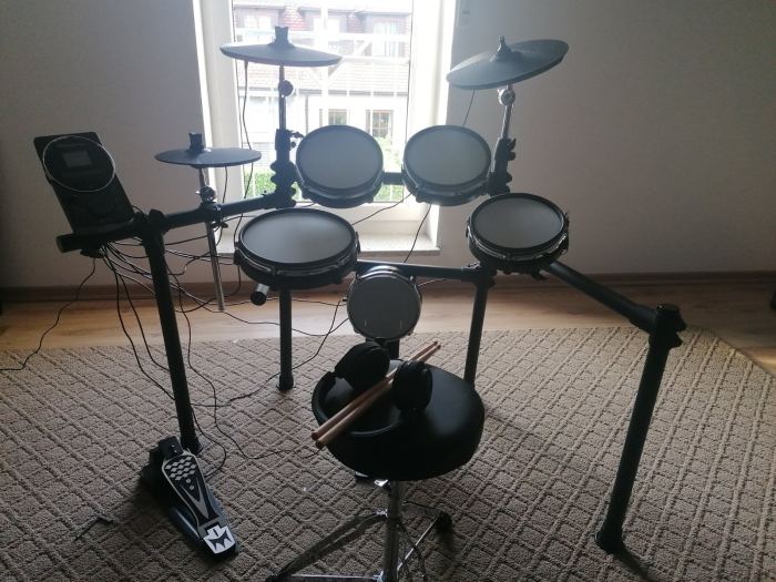 Digital Full Electronic Drum Kit w/ Drum Module, Kick Pedal, Throne & Sticks