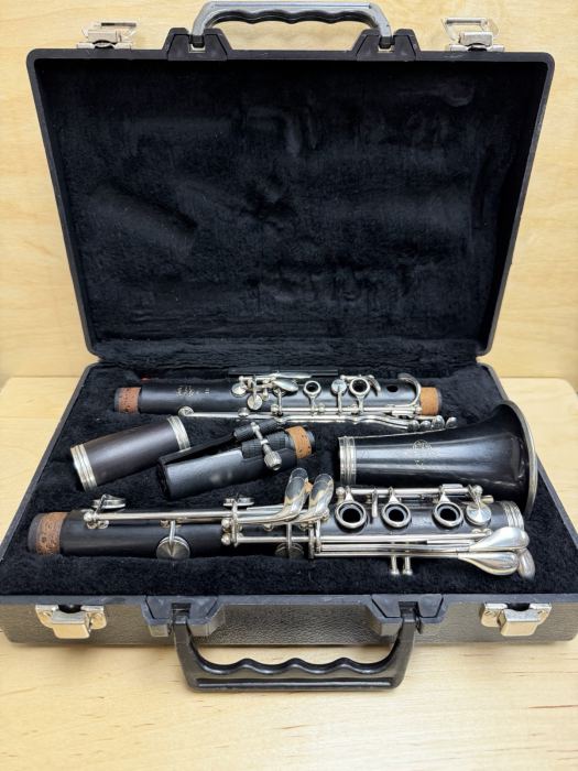 Buffet Crampon E11 Wood Bb Clarinet Paris Intermediate w/ Travel Case