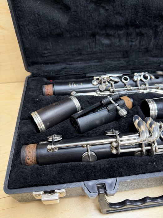 Buffet Crampon E11 Wood Bb Clarinet Paris Intermediate w/ Travel Case