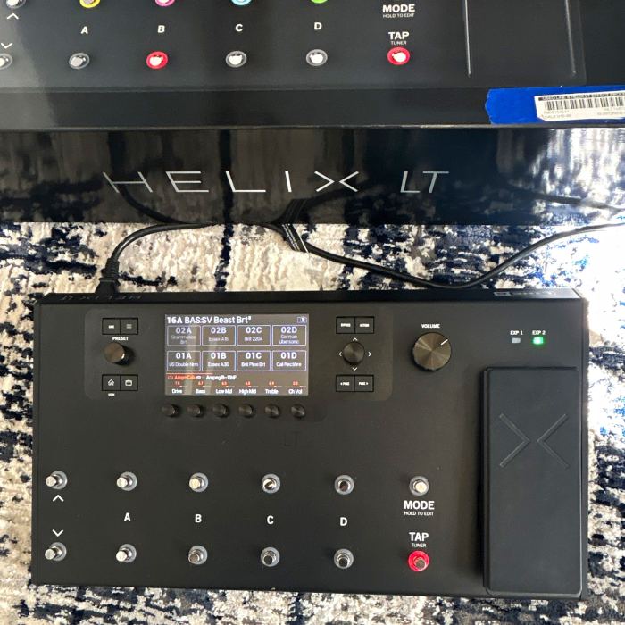 Line 6 Helix LT Digital Multi-Effects Processor Floor Pedal for Guitar/Bass