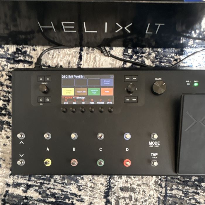 Line 6 Helix LT Digital Multi-Effects Processor Floor Pedal for Guitar/Bass