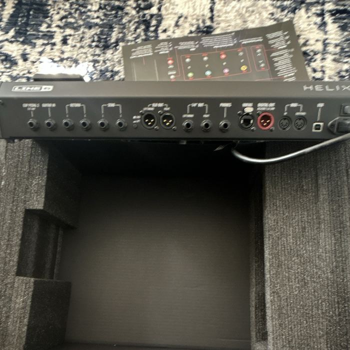 Line 6 Helix LT Digital Multi-Effects Processor Floor Pedal for Guitar/Bass