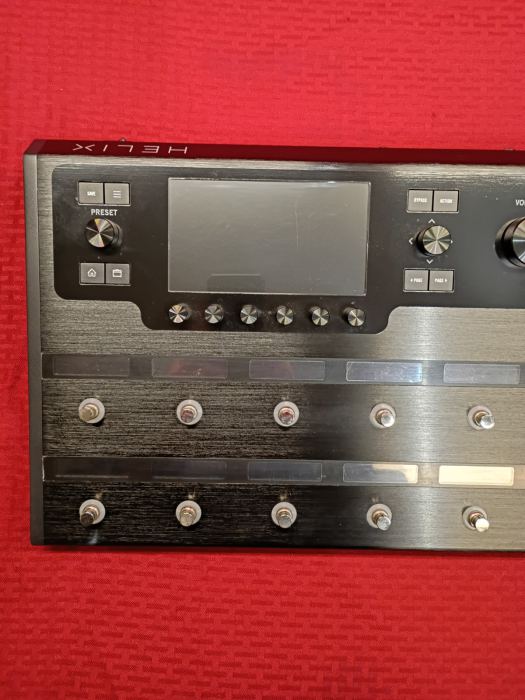 Line 6 Helix Multi-Effects Guitar Floor PedalW/ Case, Fully tested!!