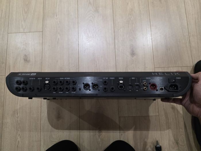 Line 6 Helix Guitar Multi-effects Flagship Floor Processor Open-Box