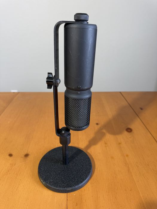 CAD Equitek E200 Multipattern Professional Studio Condenser Microphone