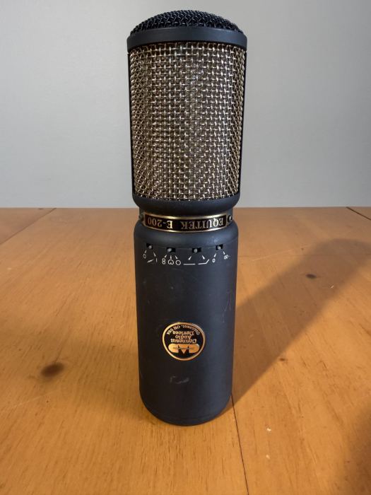 CAD Equitek E200 Multipattern Professional Studio Condenser Microphone