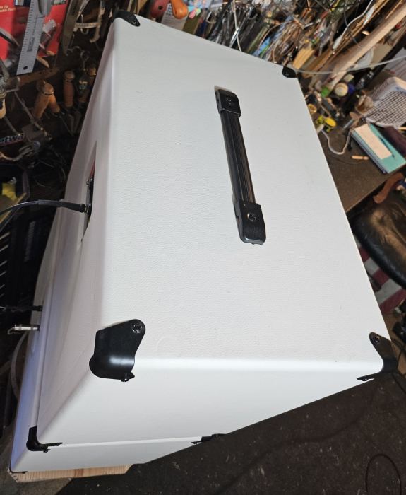 Brand New, Multicomp Pro 12 inch extention speaker Cabinet for electric guitars.