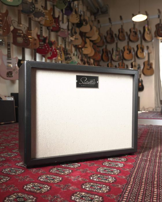 Satellite 2x12" Guitar Amp Speaker Cabinet - Black Tolex w/ Cream Grille