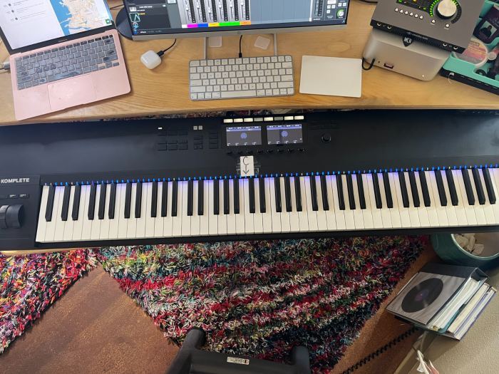 Native Instruments Komplete Kontrol S88 MK2 - MIDI Controller with the Original