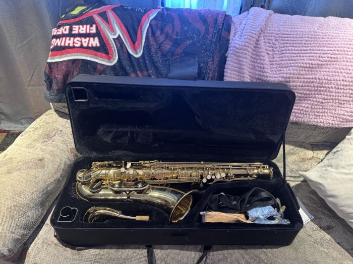 Easter Tenor Bb flat Saxophone 