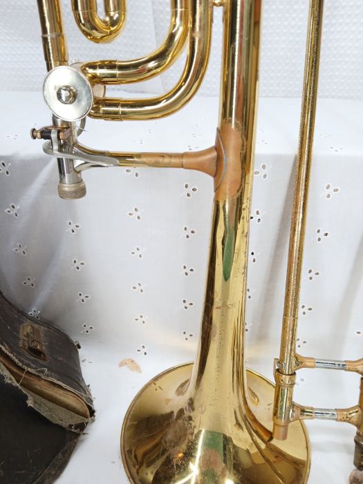 VINTAGE ROYAL RMC REYNOLDS CONTEMPORA BASS TROMBONE IN ORIGINAL CASE FREE SHIP