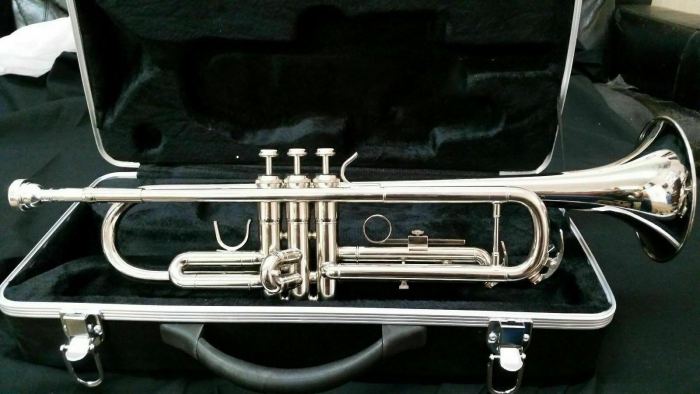 TRUMPET-BANKRUPTCY- STUDENT-INTERMEDIATE-PRO SILVER CONCERT SCHOOL BAND TRUMPETS