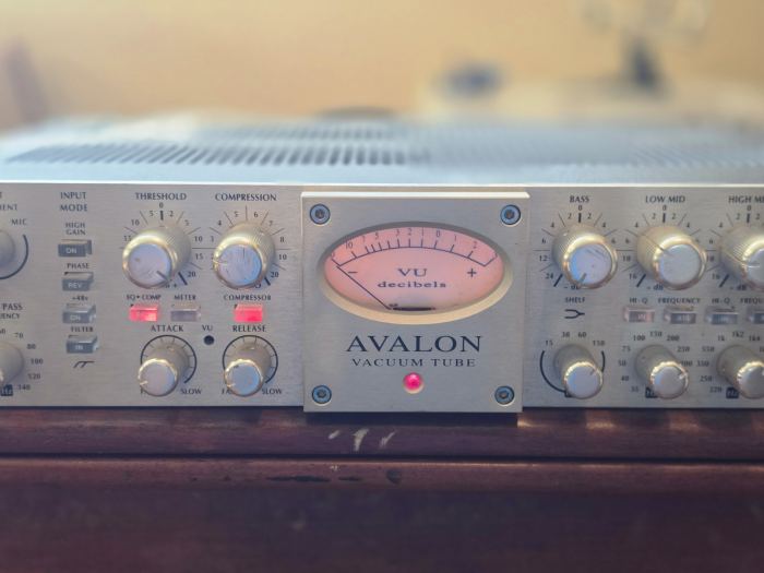 Avalon VT-737SP Tube Channel Strip Mic Preamp Opto Compressor EQ Thorough Tested