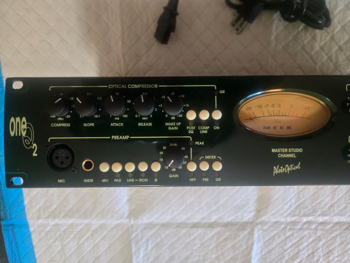 JoeMeek oneQ2 Master Studio Channel Optical Compressor Preamp EQ De-Esser