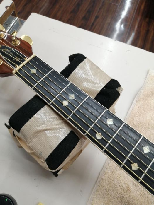 OVATION MODEL 1627-4 Electric acoustic guitar