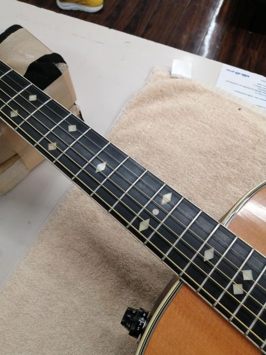 OVATION MODEL 1627-4 Electric acoustic guitar