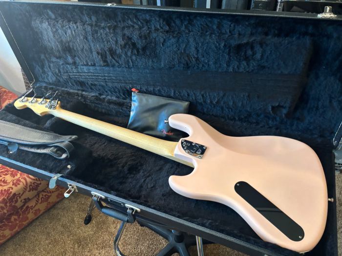 Fender Flea Artist Series Signature Active Jazz Bass 2018 Satin Shell Pink