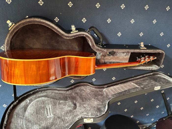 Eastman AC-610 All-Solid Wood Acoustic Guitar w/ Hard Case Excellent