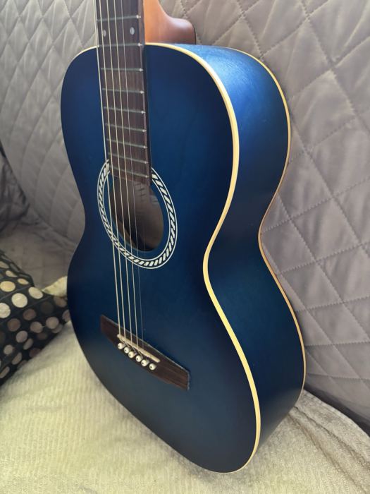 Art&Luthier Canadian Handmade Parlor Guitar
