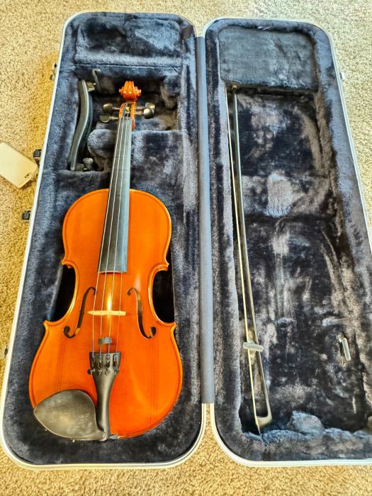 Samuel Eastman Model VL80 4/4 Full Size Violin Outfit - Hard Case, Bow & Rest